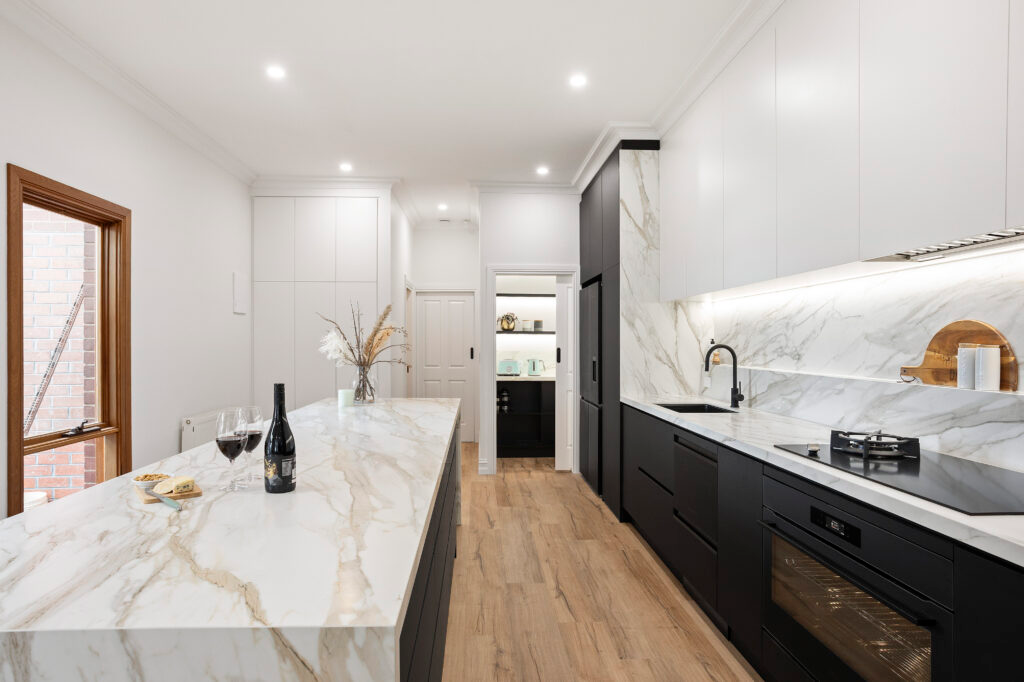 How Much Do Custom Kitchen Cabinets Cost in Oakville in 2026?